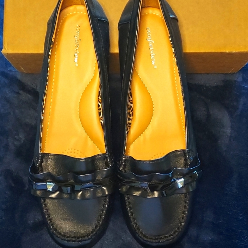 NIB Comfortview black soft leather shoes, size 12 WW